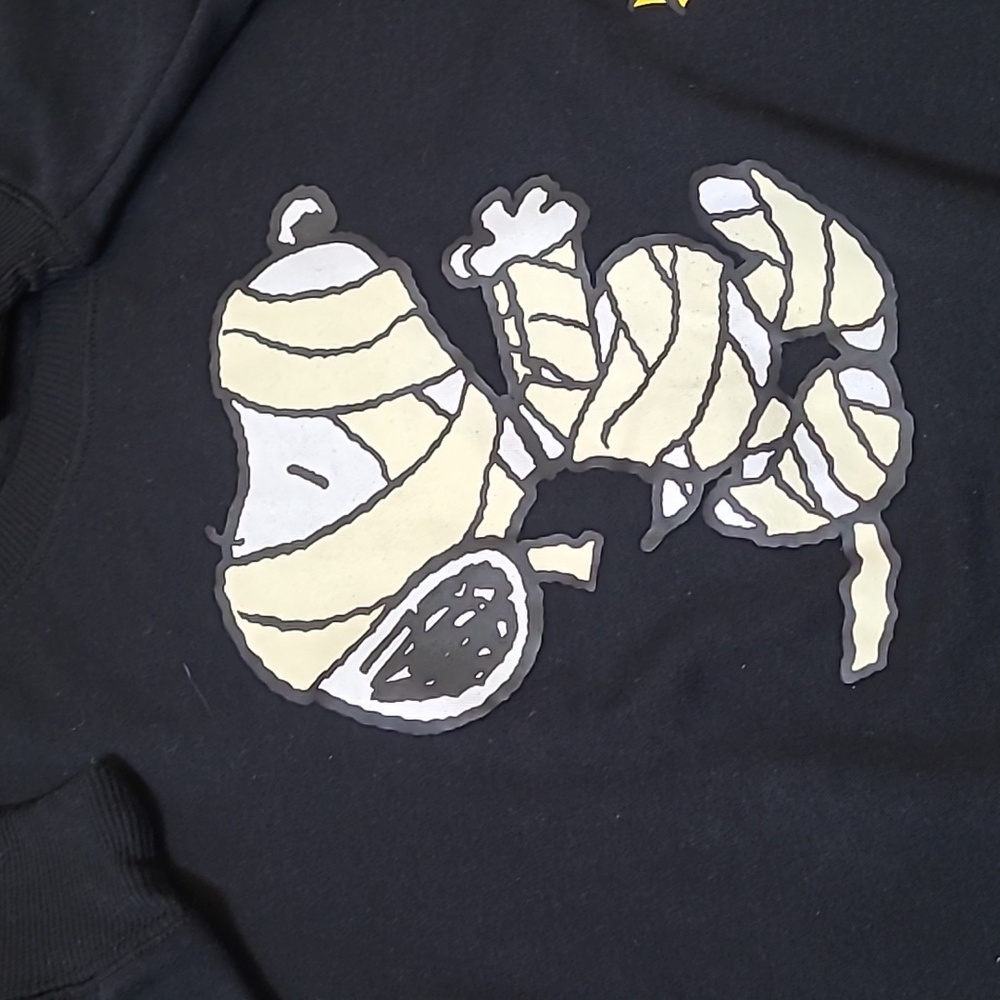 Peanuts Black Apparel Tag for women zise m used good condition.‎ - Picture 7 of 15